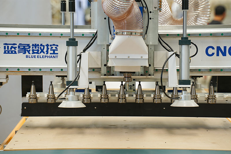 數(shù)控開料機(jī)