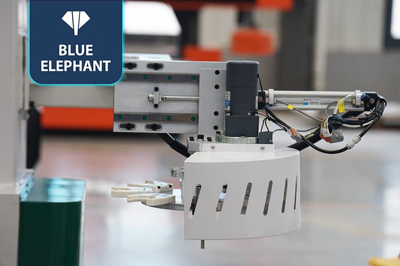 EW3動(dòng)柱式五軸加工中心